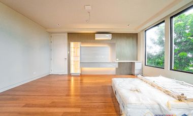 𝐁𝐫𝐚𝐧𝐝 𝐍𝐞𝐰 𝟒-𝐒𝐭𝐨𝐫𝐞𝐲 𝐌𝐨𝐝𝐞𝐫𝐧 𝐇𝐨𝐦𝐞 𝐟𝐨𝐫 𝐒𝐚𝐥𝐞 𝐚𝐭 𝐀𝐲𝐚𝐥𝐚 𝐖𝐞𝐬𝐭𝐠𝐫𝐨𝐯𝐞 𝐇𝐞𝐢𝐠𝐡𝐭𝐬 𝐢𝐧 𝐋𝐚𝐠𝐮𝐧𝐚