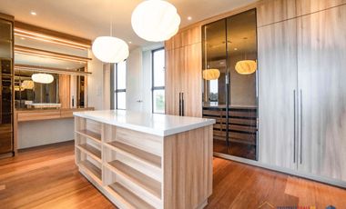 𝐁𝐫𝐚𝐧𝐝 𝐍𝐞𝐰 𝟒-𝐒𝐭𝐨𝐫𝐞𝐲 𝐌𝐨𝐝𝐞𝐫𝐧 𝐇𝐨𝐦𝐞 𝐟𝐨𝐫 𝐒𝐚𝐥𝐞 𝐚𝐭 𝐀𝐲𝐚𝐥𝐚 𝐖𝐞𝐬𝐭𝐠𝐫𝐨𝐯𝐞 𝐇𝐞𝐢𝐠𝐡𝐭𝐬 𝐢𝐧 𝐋𝐚𝐠𝐮𝐧𝐚