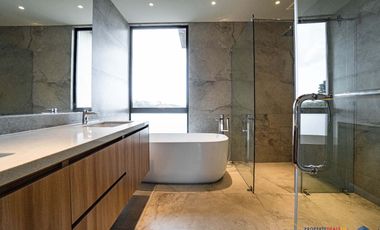 𝐁𝐫𝐚𝐧𝐝 𝐍𝐞𝐰 𝟒-𝐒𝐭𝐨𝐫𝐞𝐲 𝐌𝐨𝐝𝐞𝐫𝐧 𝐇𝐨𝐦𝐞 𝐟𝐨𝐫 𝐒𝐚𝐥𝐞 𝐚𝐭 𝐀𝐲𝐚𝐥𝐚 𝐖𝐞𝐬𝐭𝐠𝐫𝐨𝐯𝐞 𝐇𝐞𝐢𝐠𝐡𝐭𝐬 𝐢𝐧 𝐋𝐚𝐠𝐮𝐧𝐚