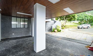 𝐁𝐫𝐚𝐧𝐝 𝐍𝐞𝐰 𝟒-𝐒𝐭𝐨𝐫𝐞𝐲 𝐌𝐨𝐝𝐞𝐫𝐧 𝐇𝐨𝐦𝐞 𝐟𝐨𝐫 𝐒𝐚𝐥𝐞 𝐚𝐭 𝐀𝐲𝐚𝐥𝐚 𝐖𝐞𝐬𝐭𝐠𝐫𝐨𝐯𝐞 𝐇𝐞𝐢𝐠𝐡𝐭𝐬 𝐢𝐧 𝐋𝐚𝐠𝐮𝐧𝐚