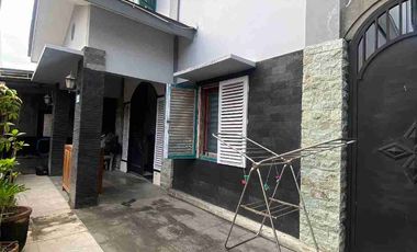DIJUAL RUMAH MEWAH LINGKUNGAN PERUMAHAN 3LANTAI DEKAT RS WIROSABAN KAMPUS UAD