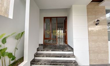 DIJUAL RUMAH CANTIK SHM 900 JUTAAN SIAP HUNI DI WEDOMARTANI NGEMPLAK DEKAT JL. BESI JANGKANG