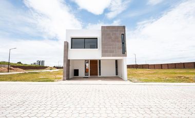 Casa en Venta en Lomas de Angelópolis 3