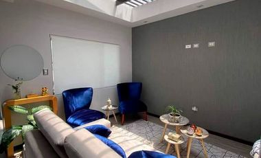 Departamento duplex amoblado de venta en sector residencial y comercial D370