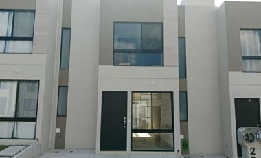 ESTRENA CASA NUEVA EN LA MESETA HABITAT SOBRE LIBRAMIENTO FRENTE A SONTERRA IDEAL ROMMIES O FAM. PEQUEÑA