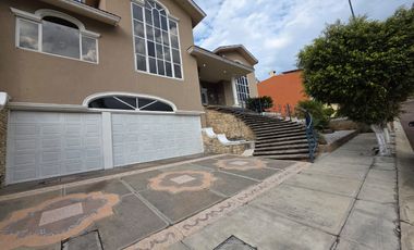 CASA EN CUMBRES MORELIA (VENTA / RENTA)