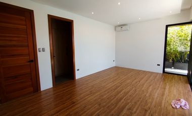 House And Lot For Sale In  Bayanihan Village Bf Homes Paranaque City-ND