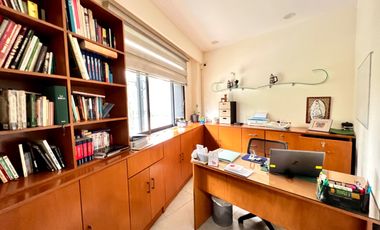 RENTA DE DEPARTAMENTO DE 260m2 CON ROOF GARDEN DE 37m2 CASI EN LA DEL VALLE