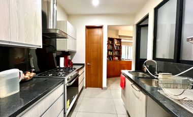 RENTA DE DEPARTAMENTO DE 260m2 CON ROOF GARDEN DE 37m2 CASI EN LA DEL VALLE