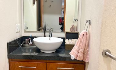 RENTA DE DEPARTAMENTO DE 260m2 CON ROOF GARDEN DE 37m2 CASI EN LA DEL VALLE