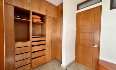 RENTA DE DEPARTAMENTO DE 260m2 CON ROOF GARDEN DE 37m2 CASI EN LA DEL VALLE