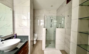 RENTA DE DEPARTAMENTO DE 260m2 CON ROOF GARDEN DE 37m2 CASI EN LA DEL VALLE