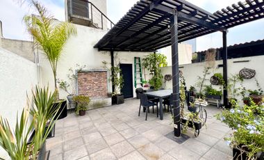 RENTA DE DEPARTAMENTO DE 260m2 CON ROOF GARDEN DE 37m2 CASI EN LA DEL VALLE