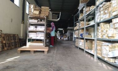 UNIT LANGKA RUANG USAHA PREMIUM DENGAN LAHAN PARKIR SANGAT LUAS DI JATIASIH