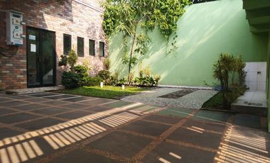 UNIT LANGKA RUANG USAHA PREMIUM DENGAN LAHAN PARKIR SANGAT LUAS DI JATIASIH