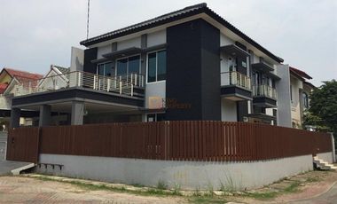 Dijual Rumah Bangunan Baru Hoek 2 Lantai Di Taman Surya Kalideres, Tersedia Garasi Mobil Area Nyaman Bebas Banjir Jakarta Barat