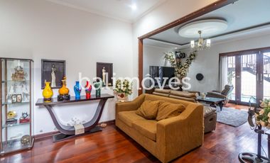 For Sale Five Bedroom Freehold Villa in Renon