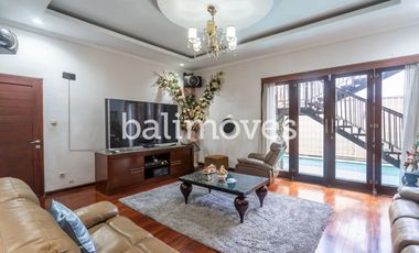 For Sale Five Bedroom Freehold Villa in Renon