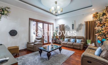 For Sale Five Bedroom Freehold Villa in Renon