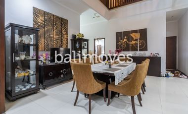 For Sale Five Bedroom Freehold Villa in Renon