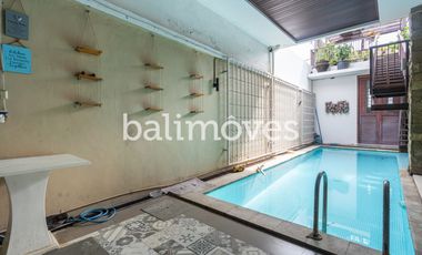 For Sale Five Bedroom Freehold Villa in Renon