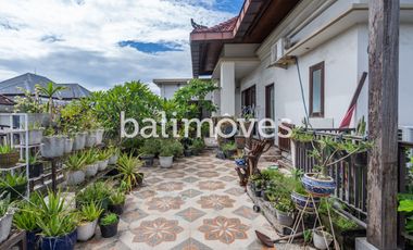 For Sale Five Bedroom Freehold Villa in Renon