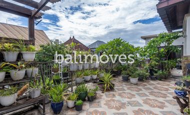 For Sale Five Bedroom Freehold Villa in Renon