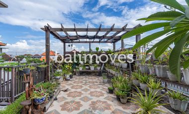 For Sale Five Bedroom Freehold Villa in Renon