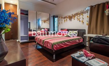 For Sale Five Bedroom Freehold Villa in Renon