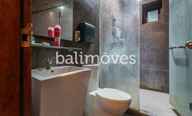 For Sale Five Bedroom Freehold Villa in Renon