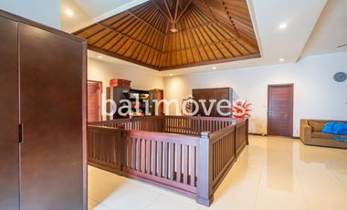 For Sale Five Bedroom Freehold Villa in Renon