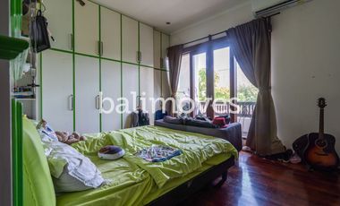 For Sale Five Bedroom Freehold Villa in Renon