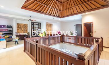 For Sale Five Bedroom Freehold Villa in Renon