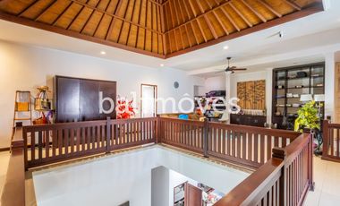 For Sale Five Bedroom Freehold Villa in Renon