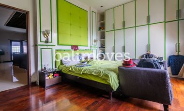 For Sale Five Bedroom Freehold Villa in Renon