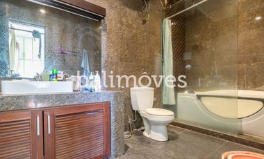 For Sale Five Bedroom Freehold Villa in Renon