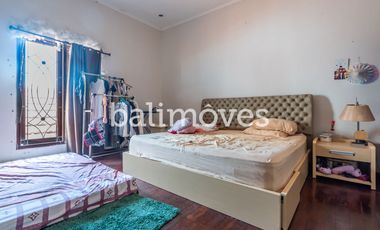 For Sale Five Bedroom Freehold Villa in Renon