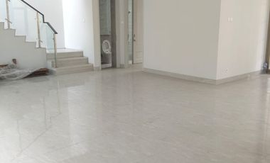 Dijual atau Di sewakan rumah 2 lantai Perumahan Grand Pakuwon, Surabaya Barat