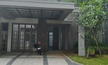 Dijual atau Di sewakan rumah 2 lantai Perumahan Grand Pakuwon, Surabaya Barat