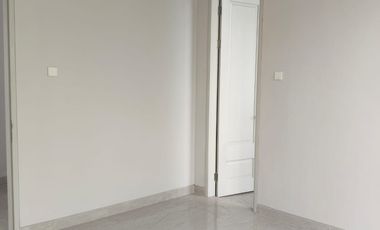Dijual atau Di sewakan rumah 2 lantai Perumahan Grand Pakuwon, Surabaya Barat