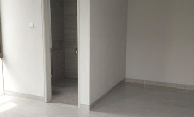 Dijual atau Di sewakan rumah 2 lantai Perumahan Grand Pakuwon, Surabaya Barat