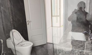 Dijual atau Di sewakan rumah 2 lantai Perumahan Grand Pakuwon, Surabaya Barat