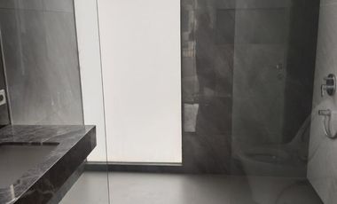 Dijual atau Di sewakan rumah 2 lantai Perumahan Grand Pakuwon, Surabaya Barat