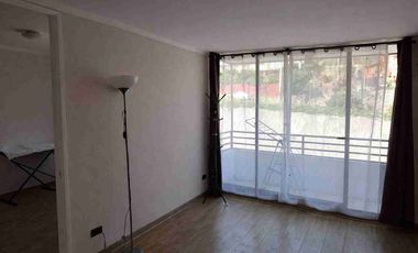 Se vende Departamento Amoblado. Eduardo Titus, VIÑA DEL MAR. Estilo mariposa. Ideal para Inversión. Cercano a Universidades. Condominio Seguro, seguridad 24/7. 2 dormitorios, 2 baños, estacionamiento