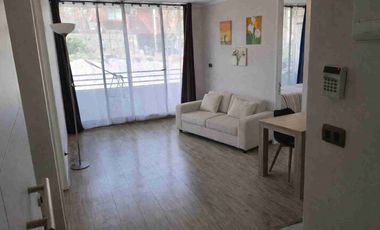 Se vende Departamento Amoblado. Eduardo Titus, VIÑA DEL MAR. Estilo mariposa. Ideal para Inversión. Cercano a Universidades. Condominio Seguro, seguridad 24/7. 2 dormitorios, 2 baños, estacionamiento