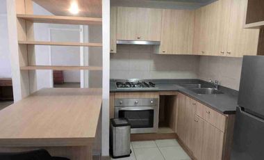 Se vende Departamento Amoblado. Eduardo Titus, VIÑA DEL MAR. Estilo mariposa. Ideal para Inversión. Cercano a Universidades. Condominio Seguro, seguridad 24/7. 2 dormitorios, 2 baños, estacionamiento