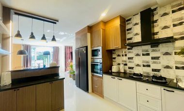 For Sale / Rent – Luxury Pool Villa Near Chiang Mai City