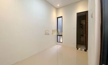 DIJUAL RUMAH SIAP HUNI DI NGAGLIK SLEMAN DEKAT KAMPUS UII JAKAL SHM