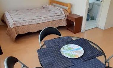 VENDO ESTUDIO ACOGEDOR ILUMINADO AMOBLADO, OPORTUNIDAD.