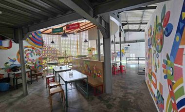 LANGKA! DISEWAKAN BANGUNAN KOMERSIAL MERR HOOK. ADA LAHAN PARKIR